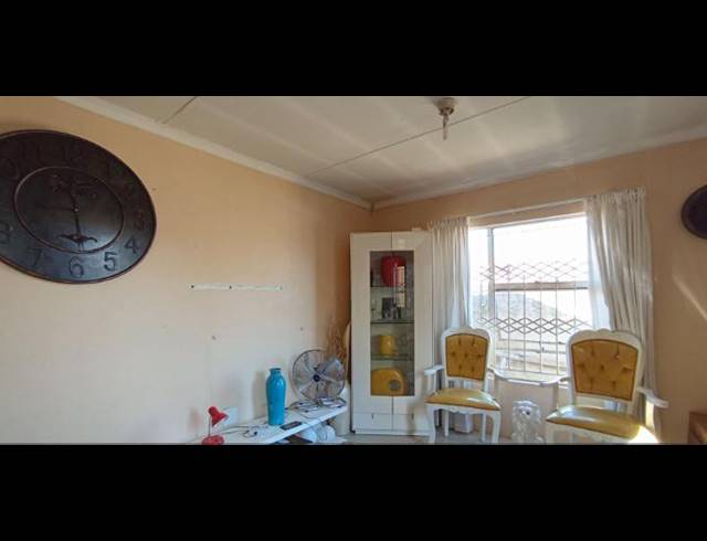 2 BEDROOM HOUSE FOR SALE IN FLEURHOF